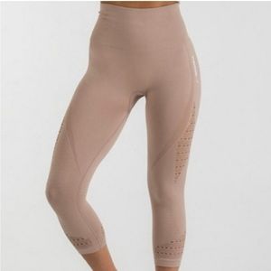 Gymshark Energy Seamless Cropped Leggings Beige Nude Tan Small Workout Gym‎ Run